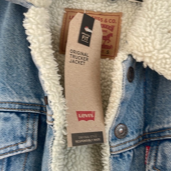 Levi Strauss Original Trucker Jacket - Picture 2 of 5